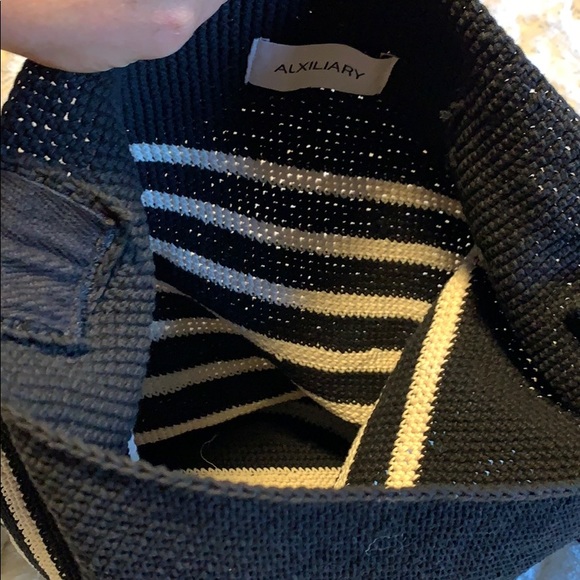 Aritzia - auxilary Hand crocheted purse - Picture 6 of 7